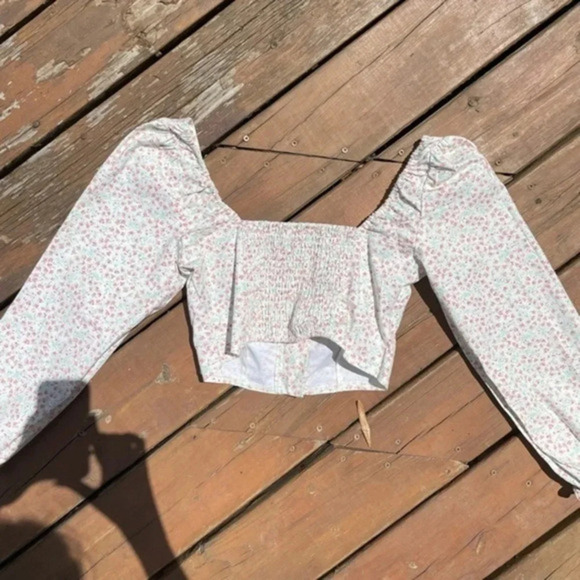 New Love Stuck Floral Hook & Eve Top - Picture 6 of 16